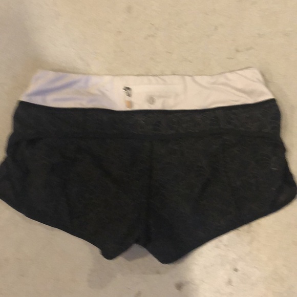 Lulu lemon shorts - Picture 2 of 2